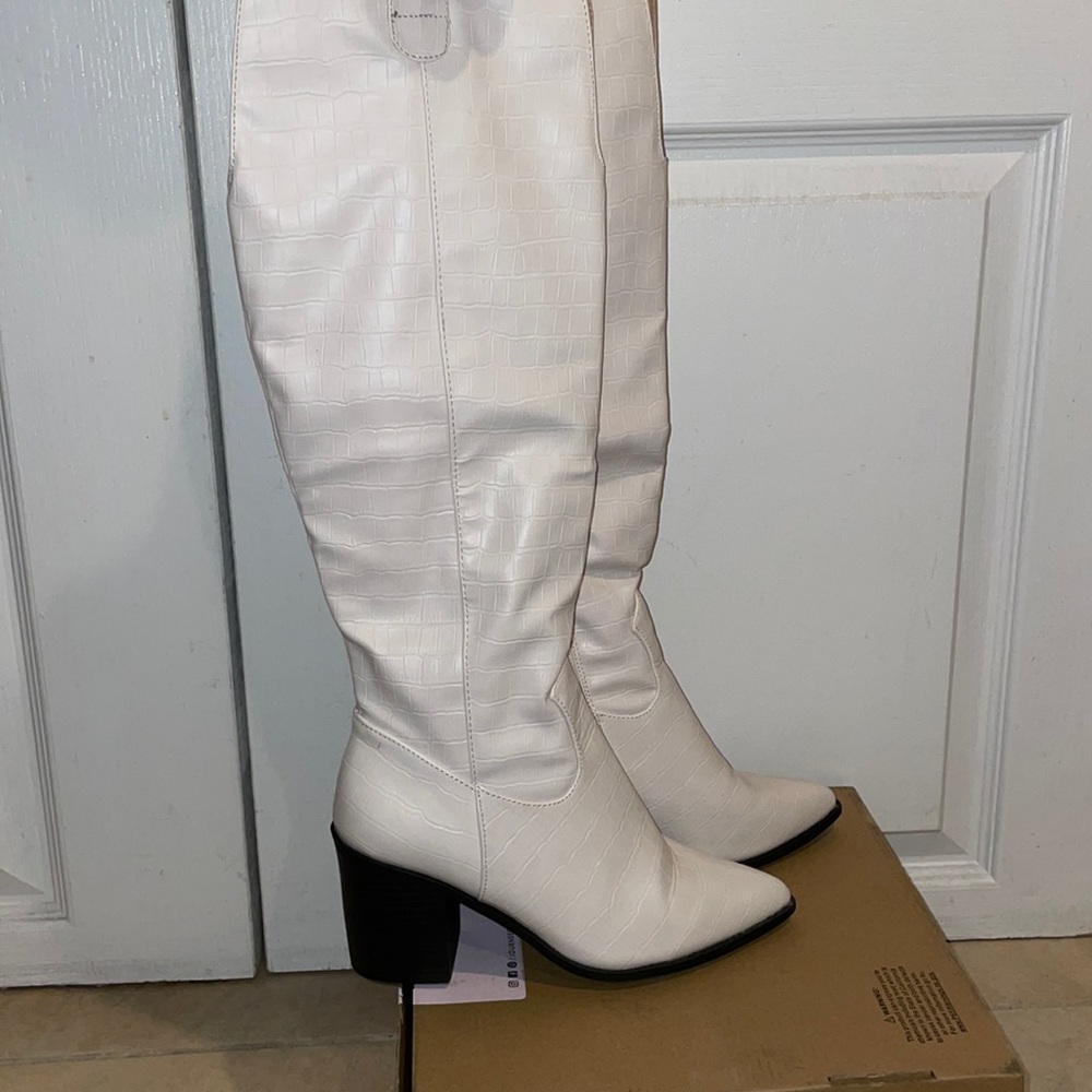 Journee Collection-Therese Boot size 6.5, as good as new! Perfect condition.